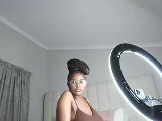 Bustygoddess32