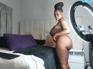 Bustygoddess32