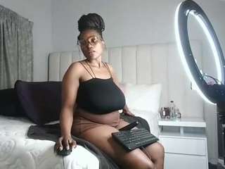 Bustygoddess32