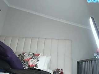 bustygoddess32 webcam