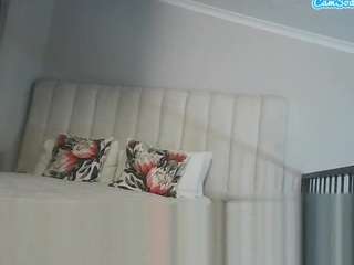 bustygoddess32 webcam