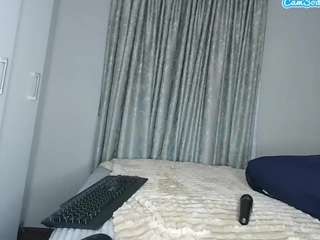 bustygoddess32 webcam