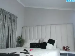 Bustygoddess32's Live Sex Cam Show