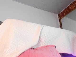 lilapinky Live Webcam on CamSoda