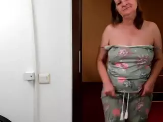 Lillyhott's Live Sex Cam Show