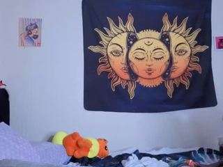 iamtokyolee live webcam show