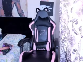 KITTIEFRECKLES's Live Sex Cam Show