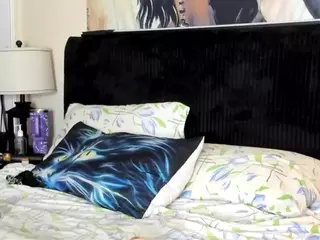 KITTIEFRECKLES's Live Sex Cam Show