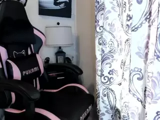 KITTIEFRECKLES's Live Sex Cam Show
