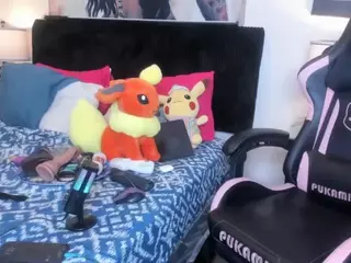 KITTIEFRECKLES's Live Sex Cam Show