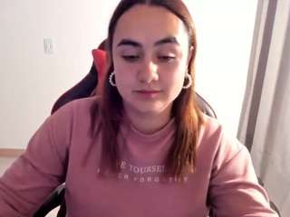 maryluna95's CamSoda show and profile