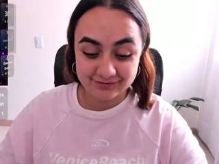 Dulce Maria live cam preview