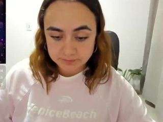 Dulce Maria live cam preview