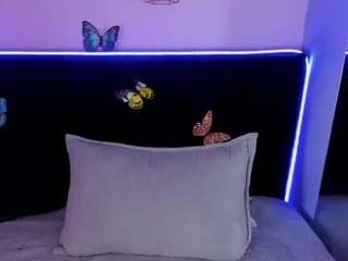 katniss-lovee's CamSoda show and profile