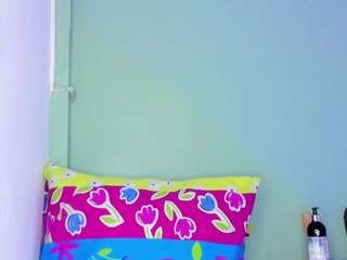 lovely-nicki from CamSoda is Freechat