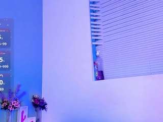 lovely-nicki webcam model