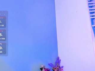 lovely-nicki webcam model