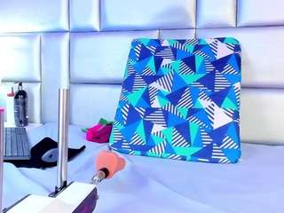 lovely-nicki from CamSoda is Freechat