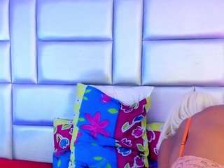 lovely-nicki Live Webcam on {site_name}