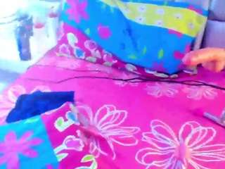 lovely-nicki webcam model