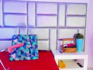 lovely-nicki Live Webcam on CamSoda