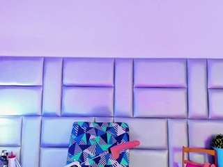 lovely-nicki webcam model