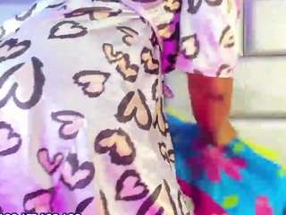 lovely-nicki Live Webcam on CamSoda