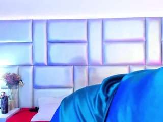 यह मॉडल अभी लाइव है. lovely-nicki