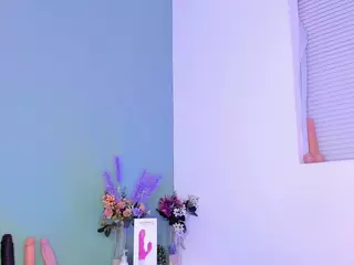 Lovely-Nicki's Live Sex Cam Show