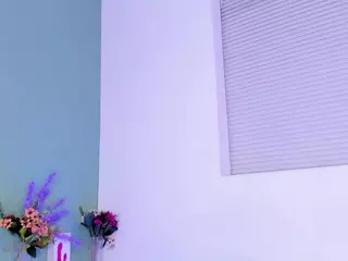 Lovely-Nicki's Live Sex Cam Show