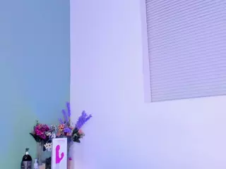 Lovely-Nicki's Live Sex Cam Show