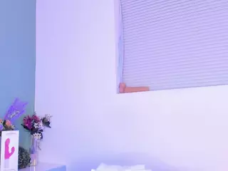 Lovely-Nicki's Live Sex Cam Show