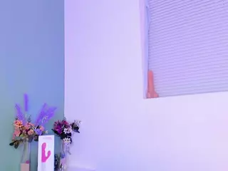 Lovely-Nicki's Live Sex Cam Show