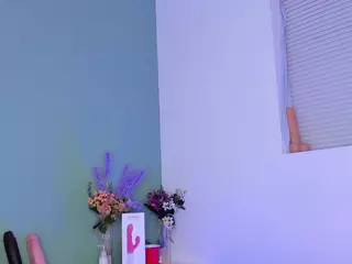 Lovely-Nicki's Live Sex Cam Show