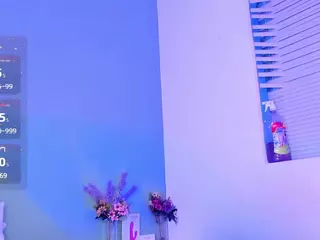LovelyNicki's Live Sex Cam Show