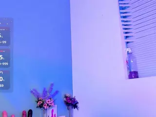 LovelyNicki's Live Sex Cam Show