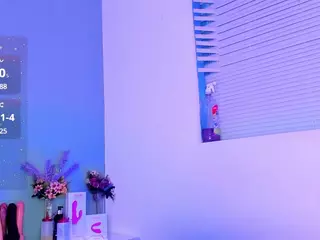 LovelyNicki's Live Sex Cam Show