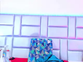 Live cam show with NinaNicole - Mature on WildCum