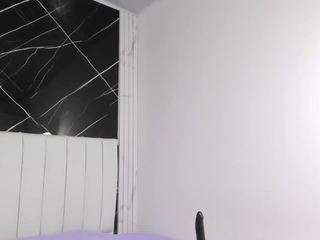 abbyhilton1 live cam preview