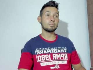 bad-couple Live Webcam on CamSoda