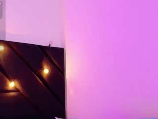 Live cam show with Samara