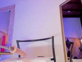 antonellarussel Live Webcam on CamSoda