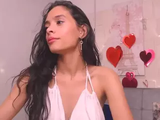 girl-laura18's Live Sex Cam Show