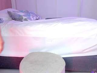 hannnasmith's CamSoda show and profile