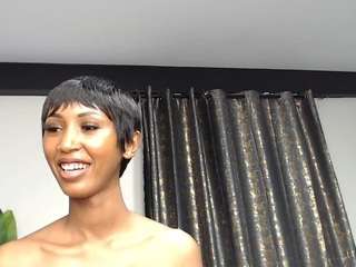nisha-lee