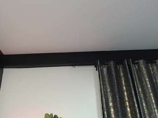 nisha-lee webcam