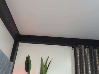 nisha-lee webcam
