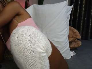nisha-lee webcam