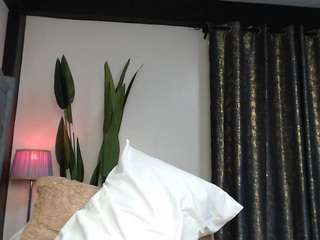 nisha-lee webcam