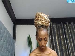 nisha-lee